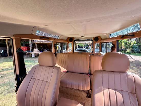 LAND ROVER-DEFENDER-2.5 COUNTY SW 110 4X4 TURBO DIESEL 4P MANUAL LAND ROVER-DEFENDER-2000