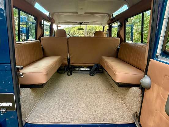 LAND ROVER-DEFENDER-2.5 COUNTY SW 110 4X4 TURBO DIESEL 4P MANUAL LAND ROVER-DEFENDER-2000