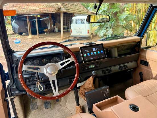 LAND ROVER-DEFENDER-2.5 COUNTY SW 110 4X4 TURBO DIESEL 4P MANUAL LAND ROVER-DEFENDER-2000