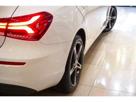 MERCEDES-BENZ-A 200-2020