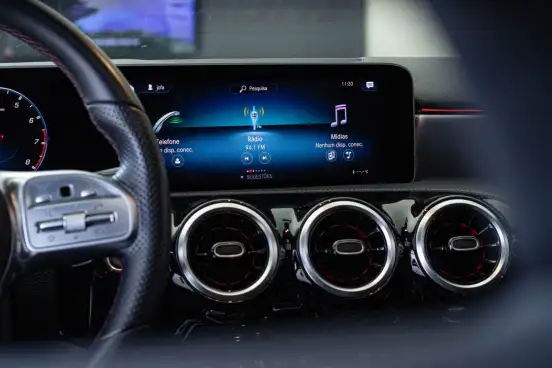 MERCEDES-BENZ-A 35 AMG-2019