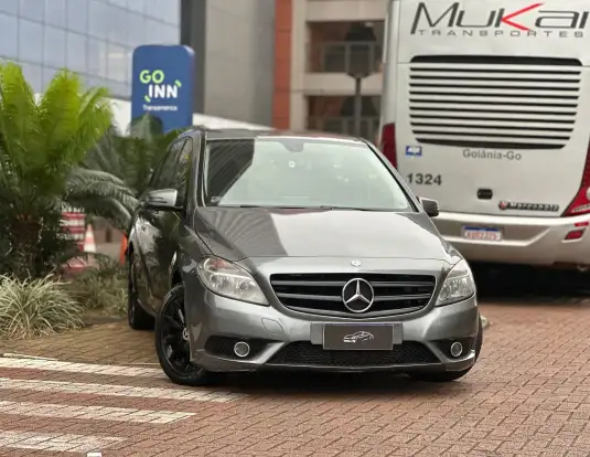 MERCEDES-BENZ-B 200-2012