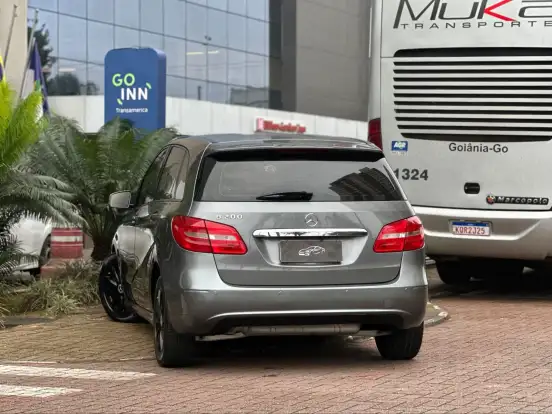 MERCEDES-BENZ-B 200-2012