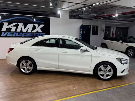 MERCEDES-BENZ-CLA 180-1.6 CGI GASOLINA 7G-DCT MERCEDES-BENZ-CLA 180-2017