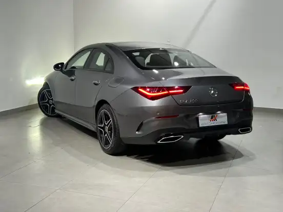 MERCEDES-BENZ-CLA 200-2023
