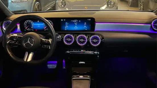 MERCEDES-BENZ-CLA 200-2024
