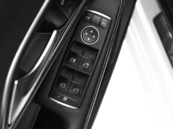 MERCEDES-BENZ-CLA 200-1.6 URBAN 16V FLEX 4P AUTOMÁTICO MERCEDES-BENZ-CLA 200-2016
