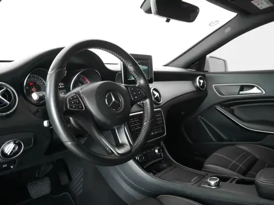 MERCEDES-BENZ-CLA 200-1.6 URBAN 16V FLEX 4P AUTOMÁTICO MERCEDES-BENZ-CLA 200-2016
