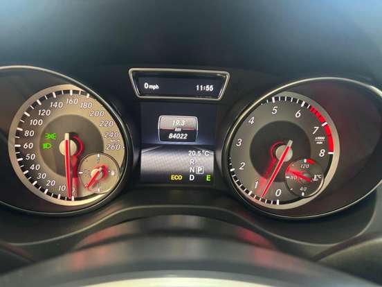 MERCEDES-BENZ-CLA 200-2014