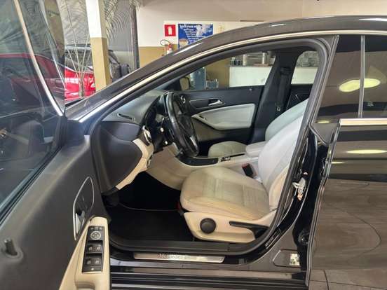 MERCEDES-BENZ-CLA 200-2014