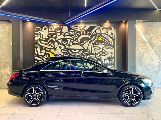 MERCEDES-BENZ-CLA 200-2013