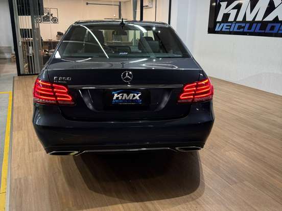 MERCEDES-BENZ-E 250-2.0 AVANTGARDE 16V TURBO GASOLINA 4P AUTOMÁTICO MERCEDES-BENZ-E 250-2014
