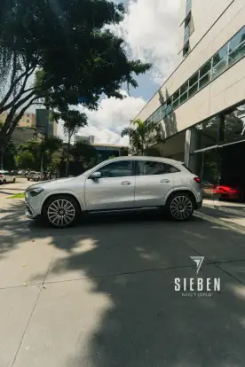 MERCEDES-BENZ-GLA 200-2024