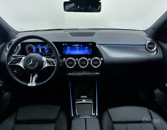 MERCEDES-BENZ-GLA 200-2024