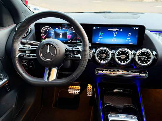 MERCEDES-BENZ-GLA 200-2024