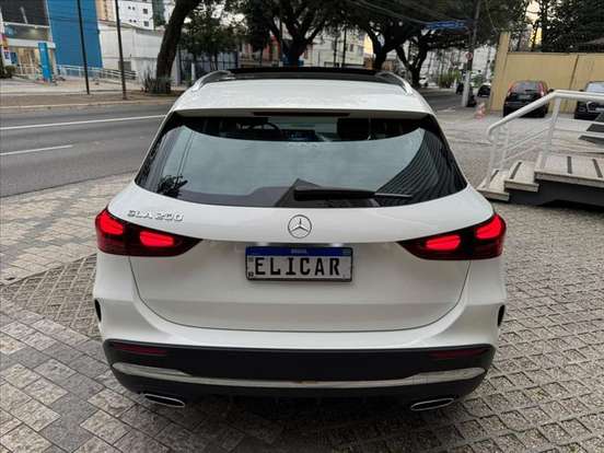 MERCEDES-BENZ-GLA 200-2025