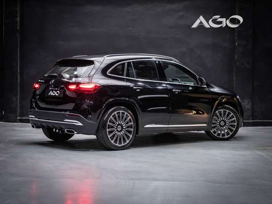 MERCEDES-BENZ-GLA 200-2026