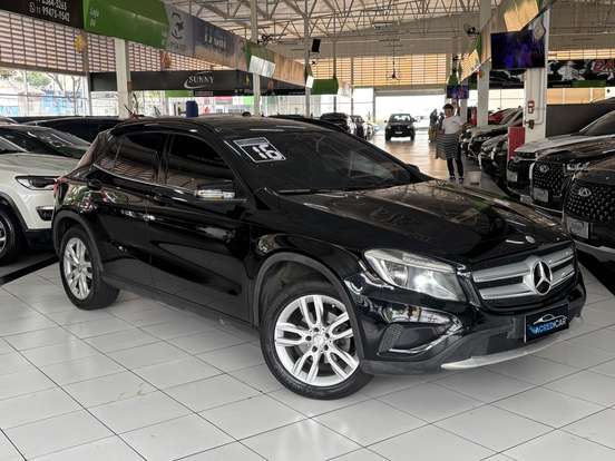 MERCEDES-BENZ-GLA 200-2015
