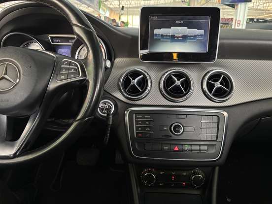 MERCEDES-BENZ-GLA 200-1.6 CGI ADVANCE 16V TURBO FLEX 4P AUTOMÁTICO MERCEDES-BENZ-GLA 200-2015