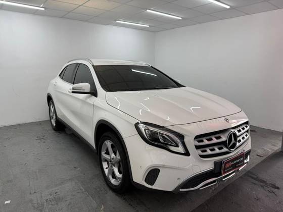 MERCEDES-BENZ GLA 200 1.6 CGI FLEX ADVANCE 7G-DCT
