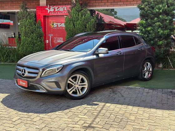 MERCEDES-BENZ GLA 200 1.6 CGI VISION 16V TURBO FLEX 4P AUTOMÁTICO