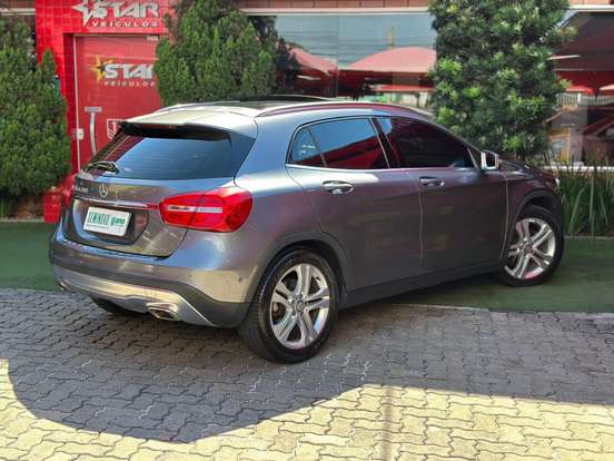 MERCEDES-BENZ-GLA 200-2014