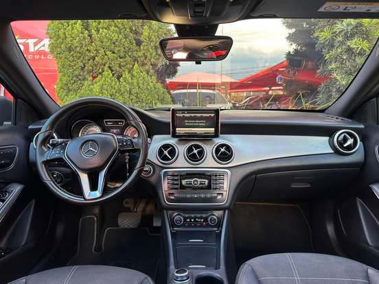 MERCEDES-BENZ-GLA 200-1.6 CGI VISION 16V TURBO FLEX 4P AUTOMÁTICO MERCEDES-BENZ-GLA 200-2014