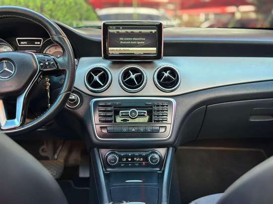 MERCEDES-BENZ-GLA 200-1.6 CGI VISION 16V TURBO FLEX 4P AUTOMÁTICO MERCEDES-BENZ-GLA 200-2014