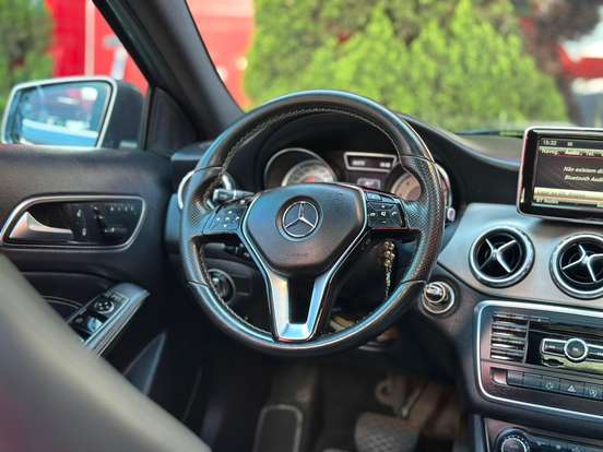MERCEDES-BENZ-GLA 200-1.6 CGI VISION 16V TURBO FLEX 4P AUTOMÁTICO MERCEDES-BENZ-GLA 200-2014
