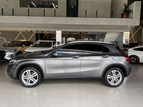 MERCEDES-BENZ-GLA 200-1.6 CGI VISION 16V TURBO GASOLINA 4P AUTOMÁTICO MERCEDES-BENZ-GLA 200-2015