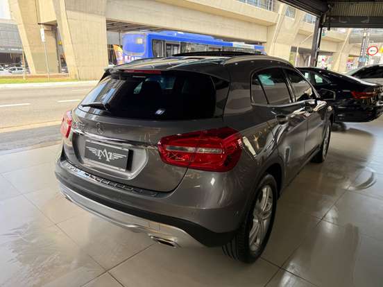 MERCEDES-BENZ-GLA 200-2015