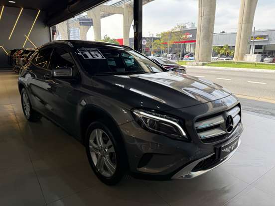 MERCEDES-BENZ-GLA 200-1.6 CGI VISION 16V TURBO GASOLINA 4P AUTOMÁTICO MERCEDES-BENZ-GLA 200-2015
