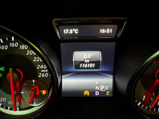 MERCEDES-BENZ-GLA 250-2015