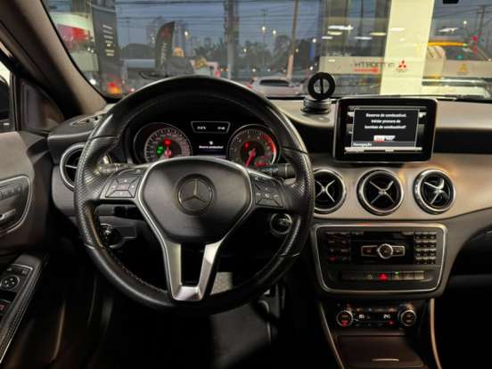 MERCEDES-BENZ-GLA 250-2.0 16V TURBO GASOLINA VISION 4P AUTOMÁTICO MERCEDES-BENZ-GLA 250-2015