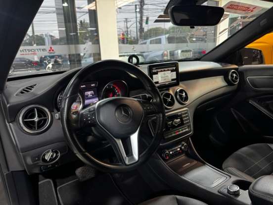 MERCEDES-BENZ-GLA 250-2015