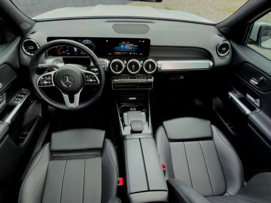 MERCEDES-BENZ-GLB 200-2021