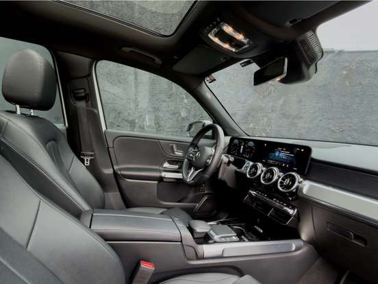 MERCEDES-BENZ-GLB 200-2021