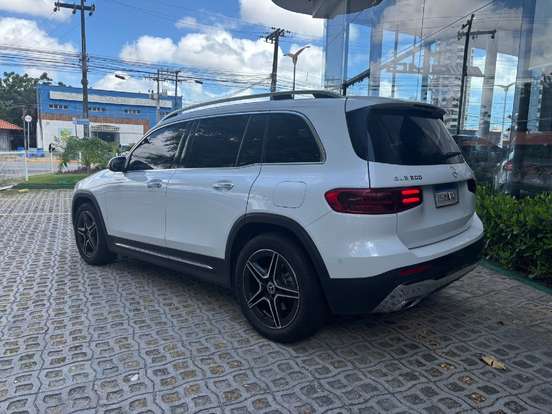 MERCEDES-BENZ-GLB 200-2024