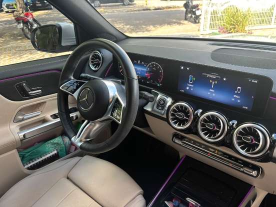 MERCEDES-BENZ-GLB 200-2024