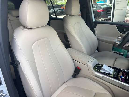 MERCEDES-BENZ-GLB 200-2024