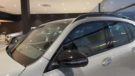 MERCEDES-BENZ-GLB 220-2026