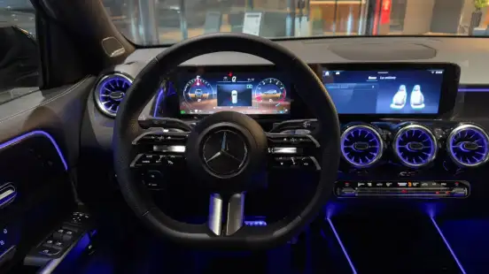 MERCEDES-BENZ-GLB 220-2026