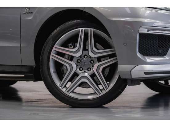 MERCEDES-BENZ-ML 63 AMG-5.5 V8 32V BITURBO GASOLINA 4P AUTOMÁTICO MERCEDES-BENZ-ML 63 AMG-2013