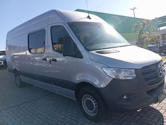 MERCEDES-BENZ-SPRINTER-2023