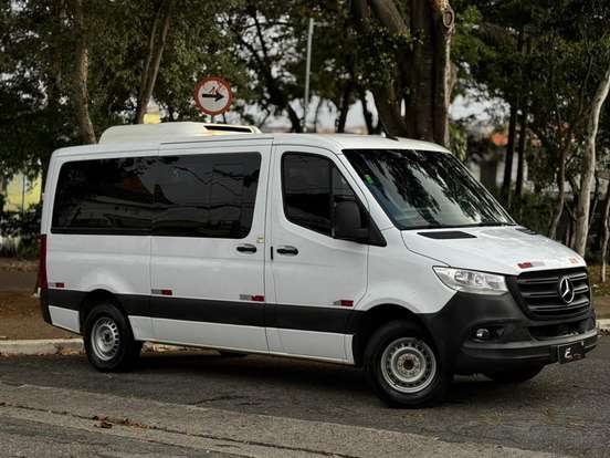 MERCEDES-BENZ-SPRINTER-2023