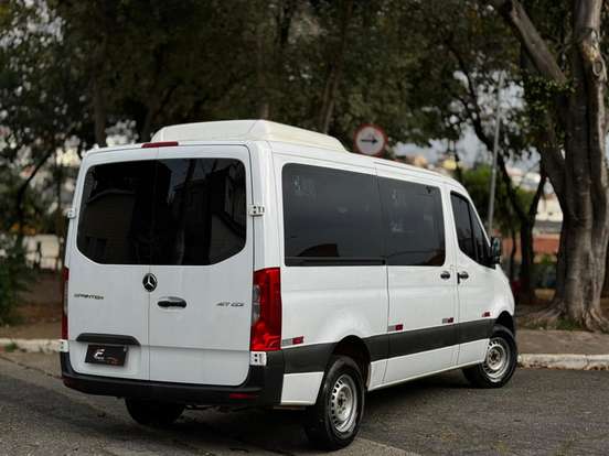 MERCEDES-BENZ-SPRINTER-2023