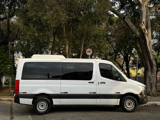 MERCEDES-BENZ-SPRINTER-2023