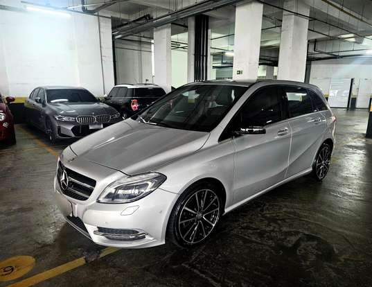 MERCEDES-BENZ-B 200-2012