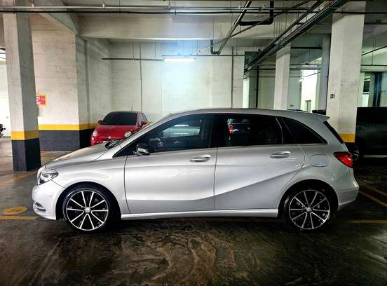 MERCEDES-BENZ-B 200-2012