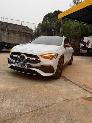 Mercedes-Benz GLA 200 1.3 GCI Gasolina AMG Line 7G-DCT